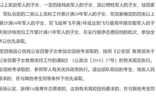 那不勒斯总监：泽林斯基很乐意留下，目前没有球队跟他达成协议